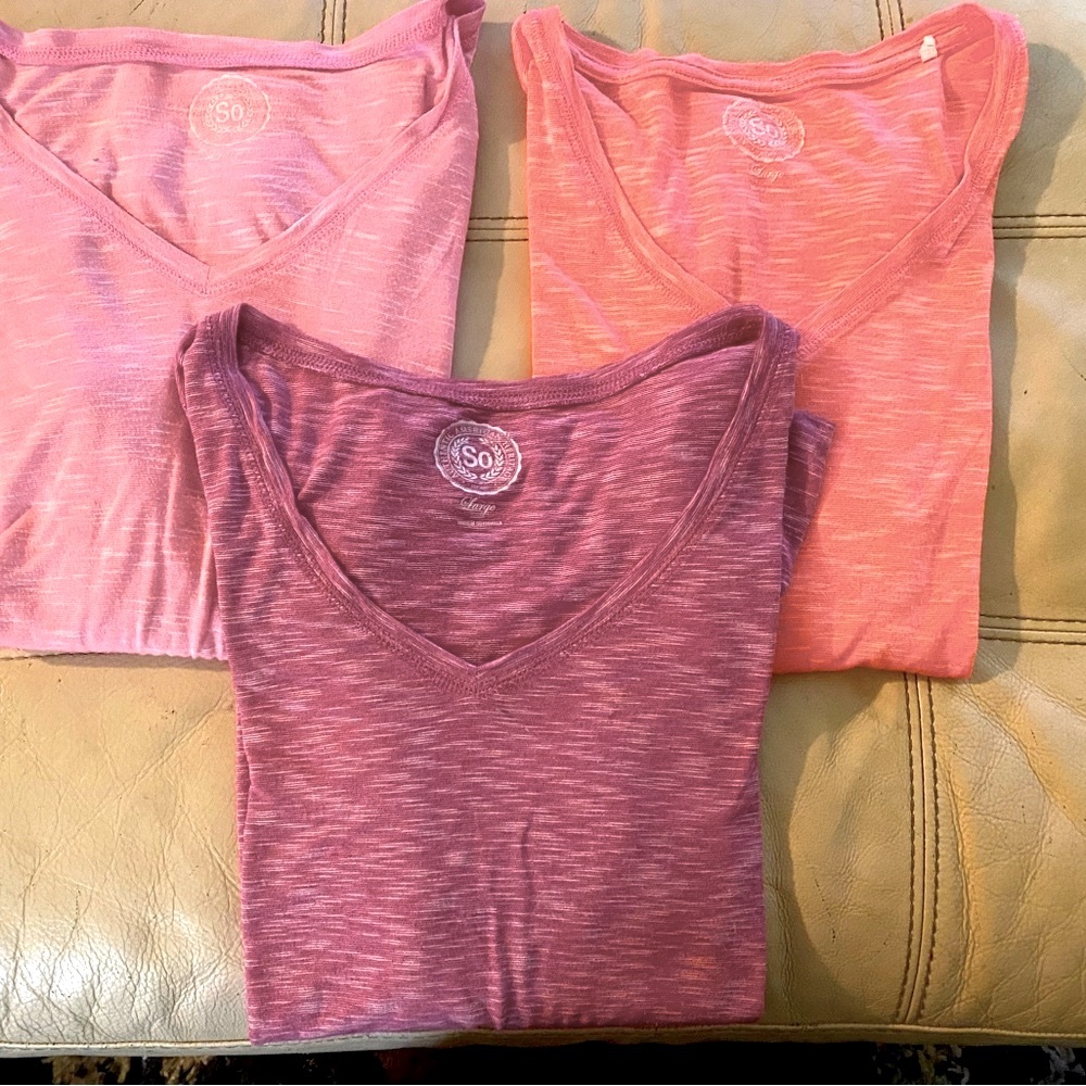 Bundle of 3 long sleeve tee shirts